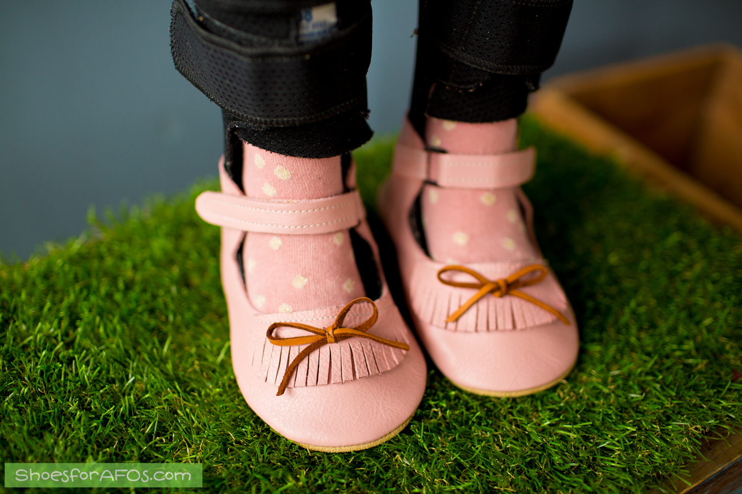 Shoes for kids with sales braces
